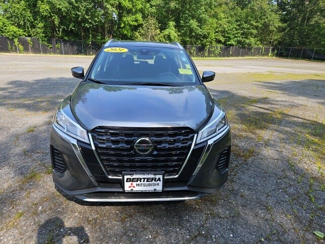 2021 Nissan Kicks SV photo 2