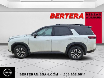 2024 Nissan Pathfinder SL SUV