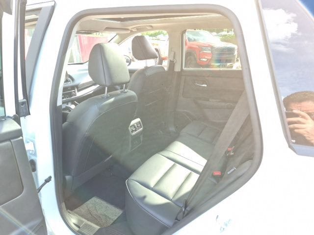 2025 Nissan Rogue SV - Photo 15