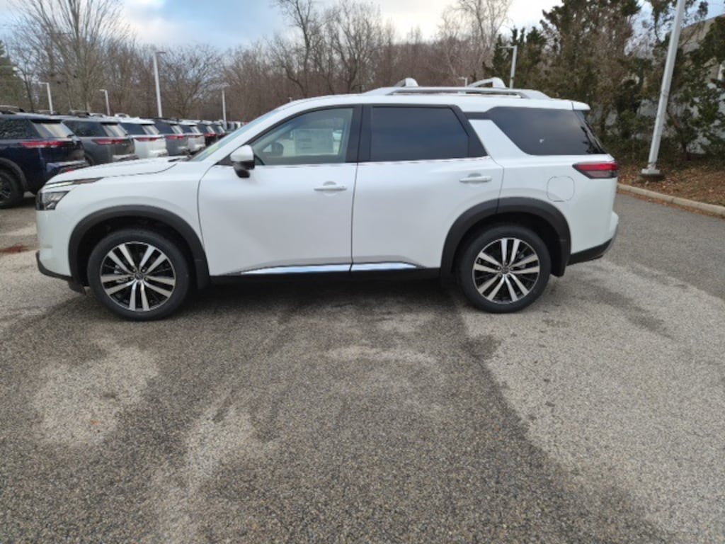 New 2025 Nissan Pathfinder Platinum SUV