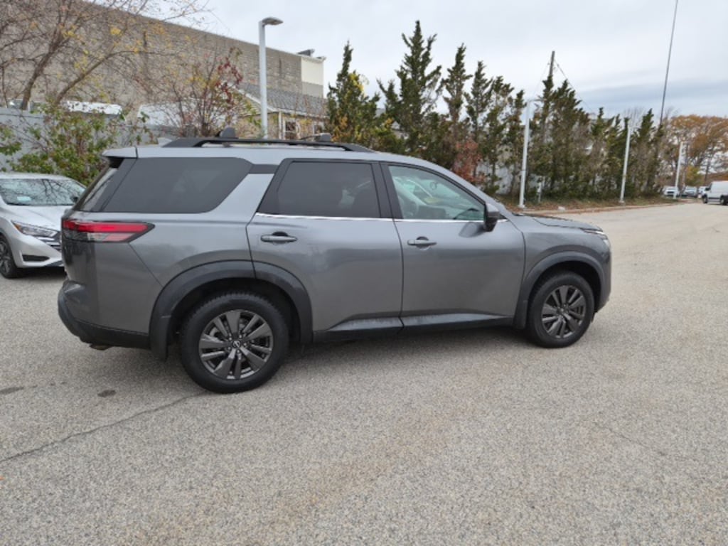 Used 2022 Nissan Pathfinder SV SUV