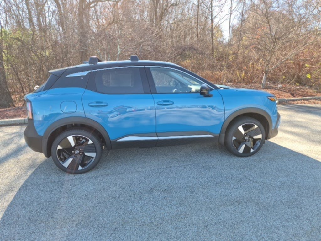 New 2026 Nissan Kicks SR SUV