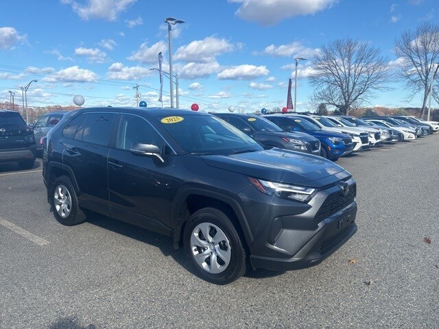 2025 Toyota RAV4 LE photo 2