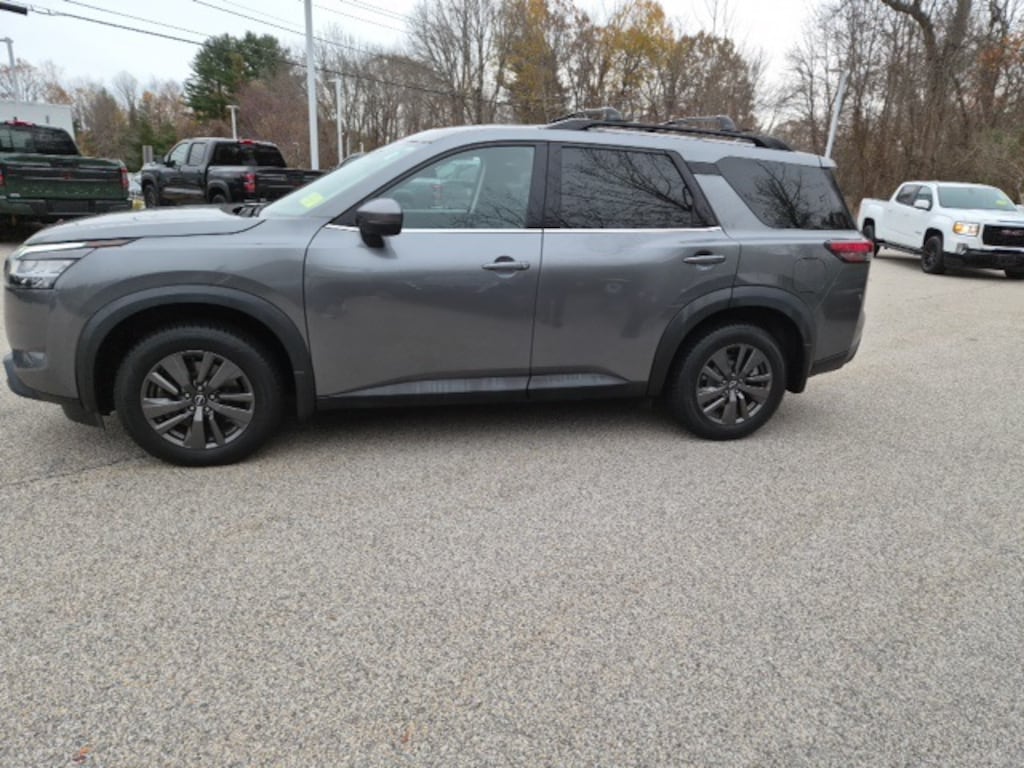 Used 2022 Nissan Pathfinder SV SUV