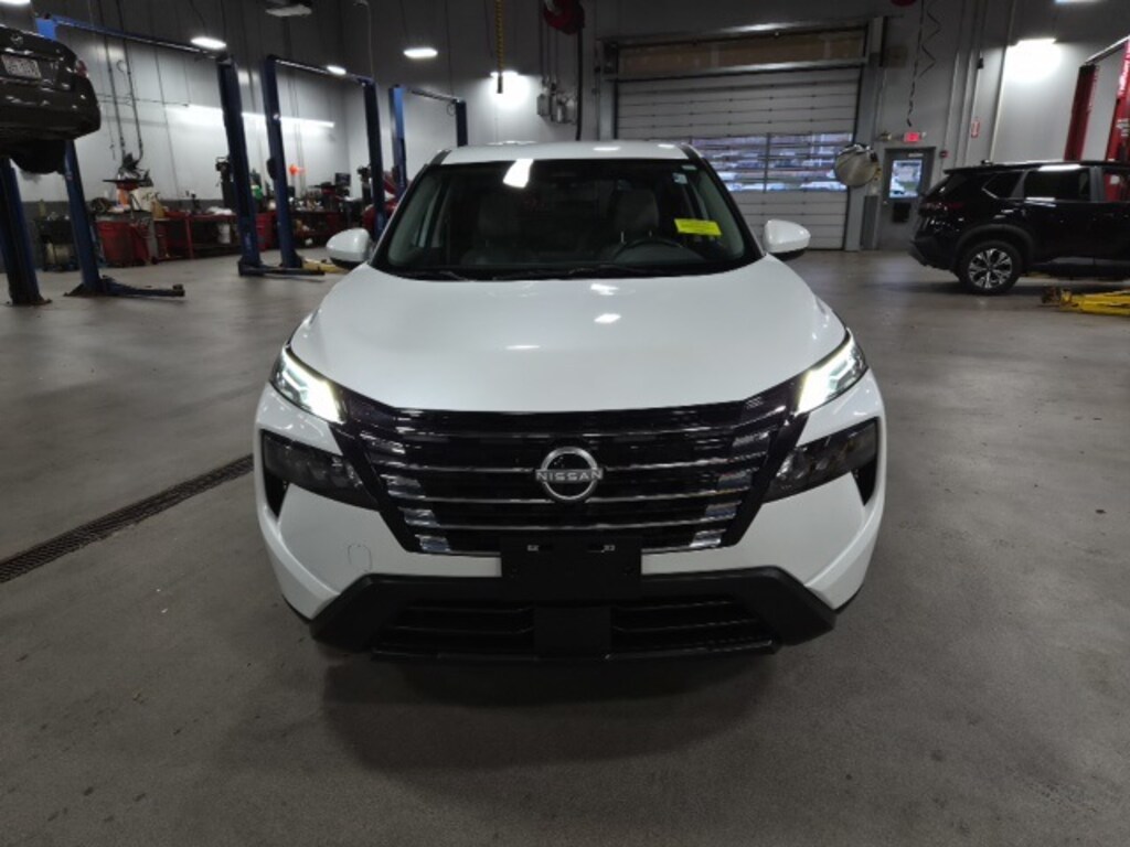Used 2024 Nissan Rogue SV SUV