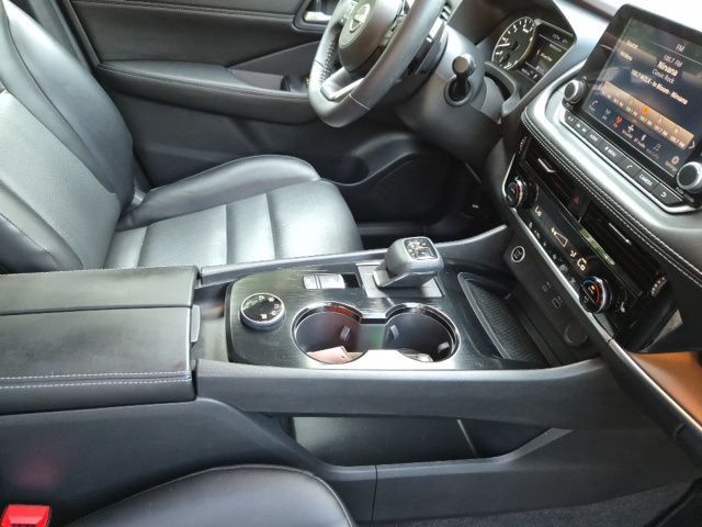 2023 Nissan Rogue SV - Photo 13