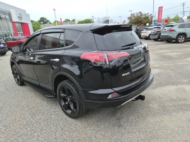2017 Toyota RAV4 LE - Photo 7