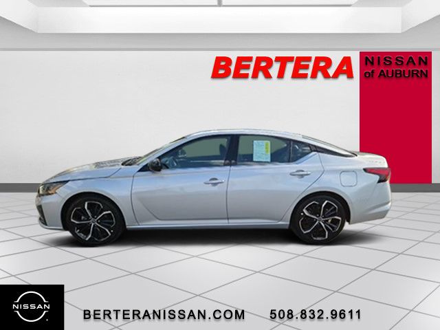 2024 Nissan Altima's photo