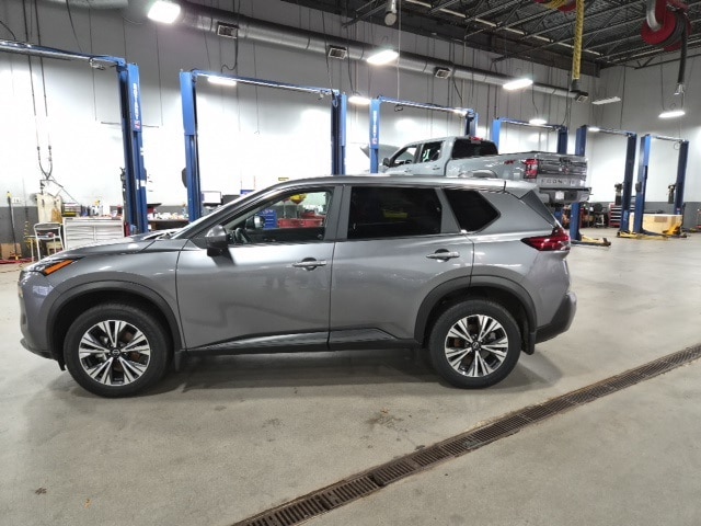 2023 Nissan Rogue SV's photo