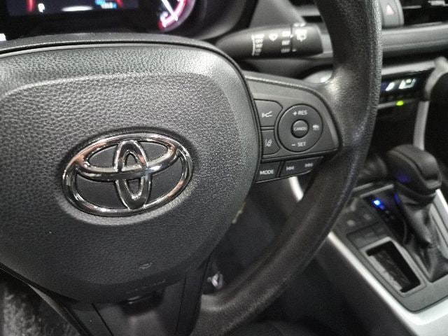 2023 Toyota RAV4 LE - Photo 21
