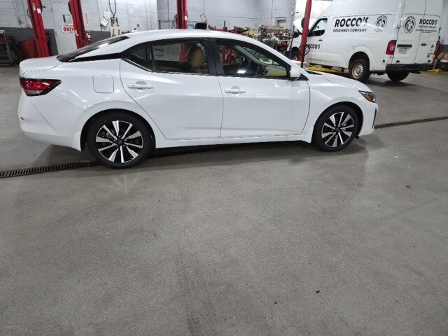 2025 Nissan Sentra SV photo 2