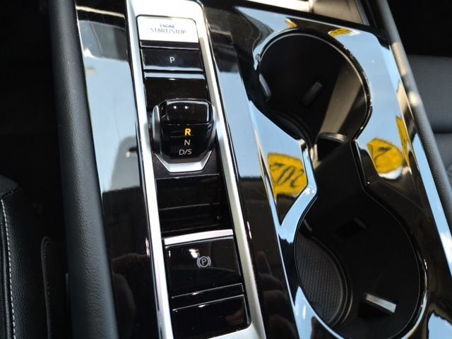 2025 Volkswagen Atlas SE w/Tech - Photo 24