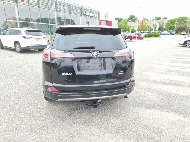 2017 Toyota RAV4 LE - Photo 6
