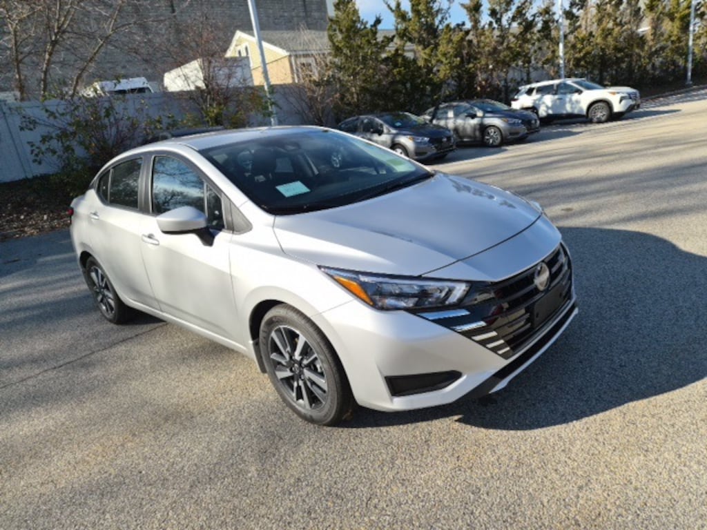 New 2025 Nissan Versa 1.6 SV Sedan