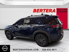 2026 Nissan Pathfinder SL SUV