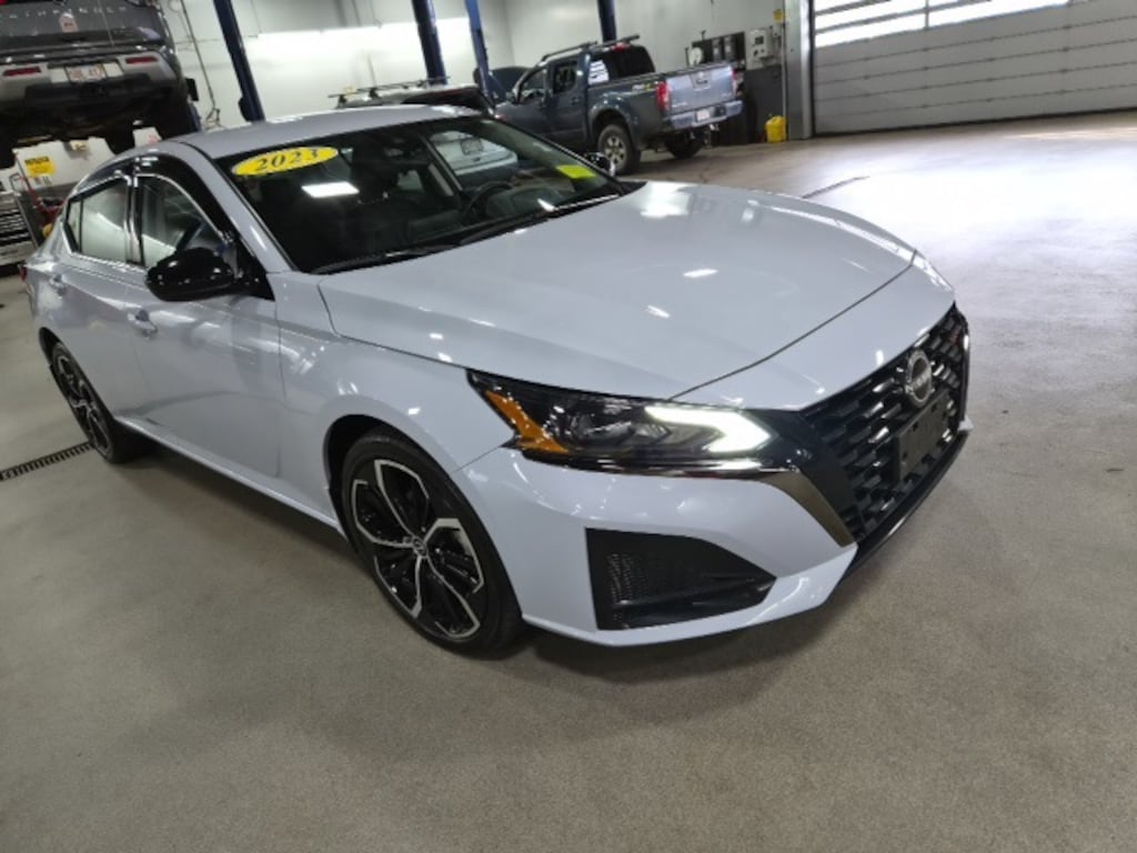 Used 2023 Nissan Altima 2.5 SR Sedan