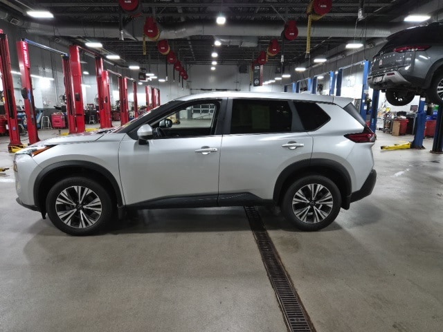 2023 Nissan Rogue SV's photo