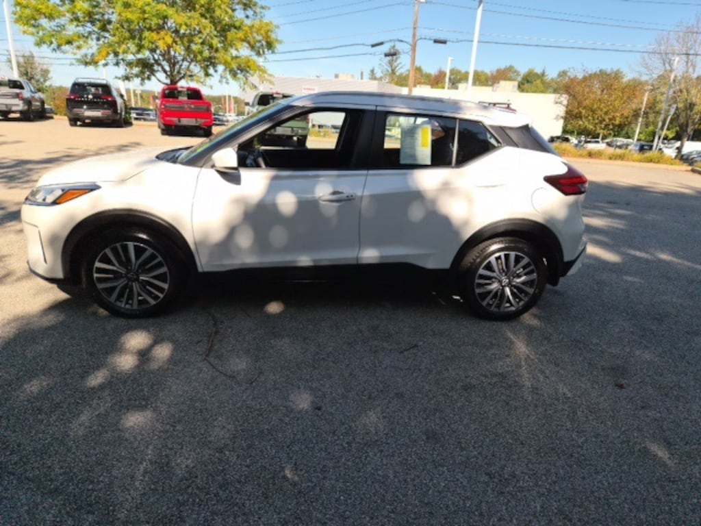 Used 2024 Nissan Kicks SV SUV