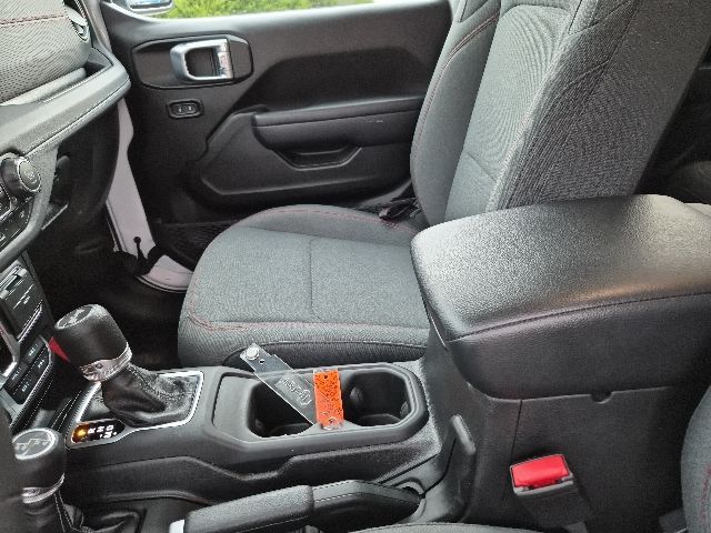 2025 Jeep Wrangler 4-Door Rubicon - Photo 22