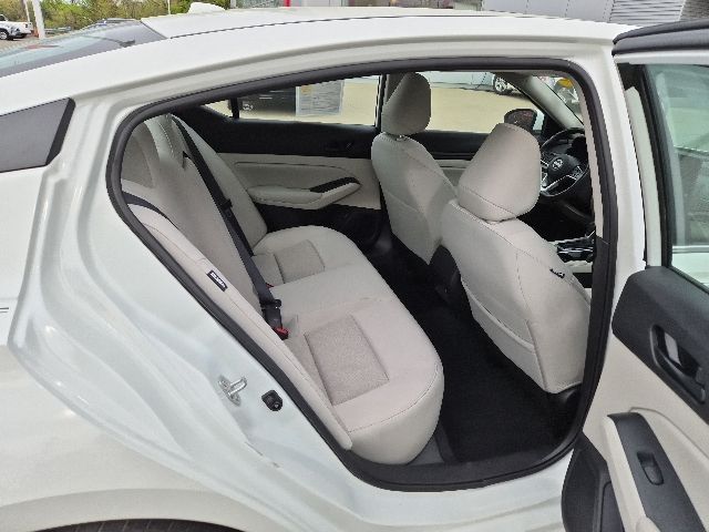 2024 Nissan Altima SV - Photo 12