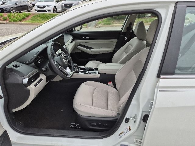 2024 Nissan Altima SV - Photo 15