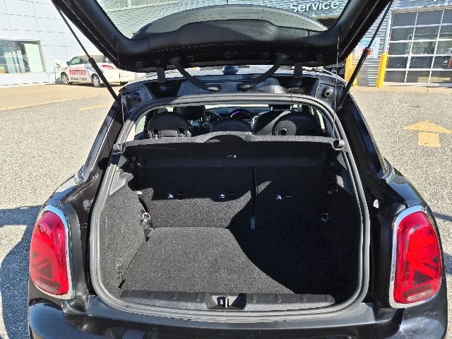 2022 MINI Hardtop 4 Door - Photo 8