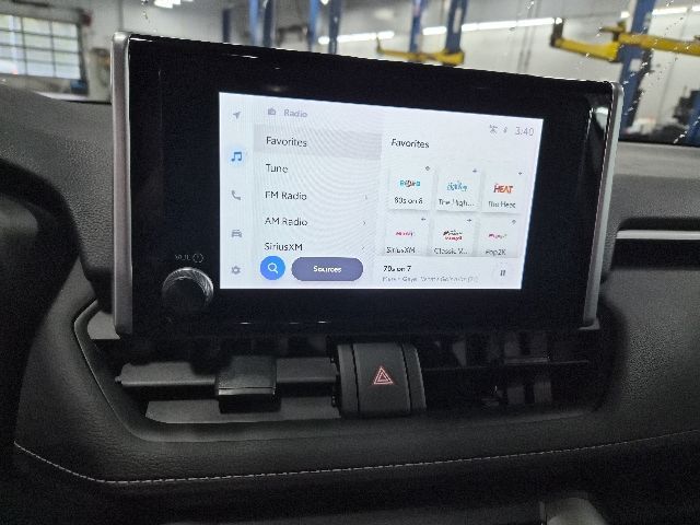 2023 Toyota RAV4 LE - Photo 23