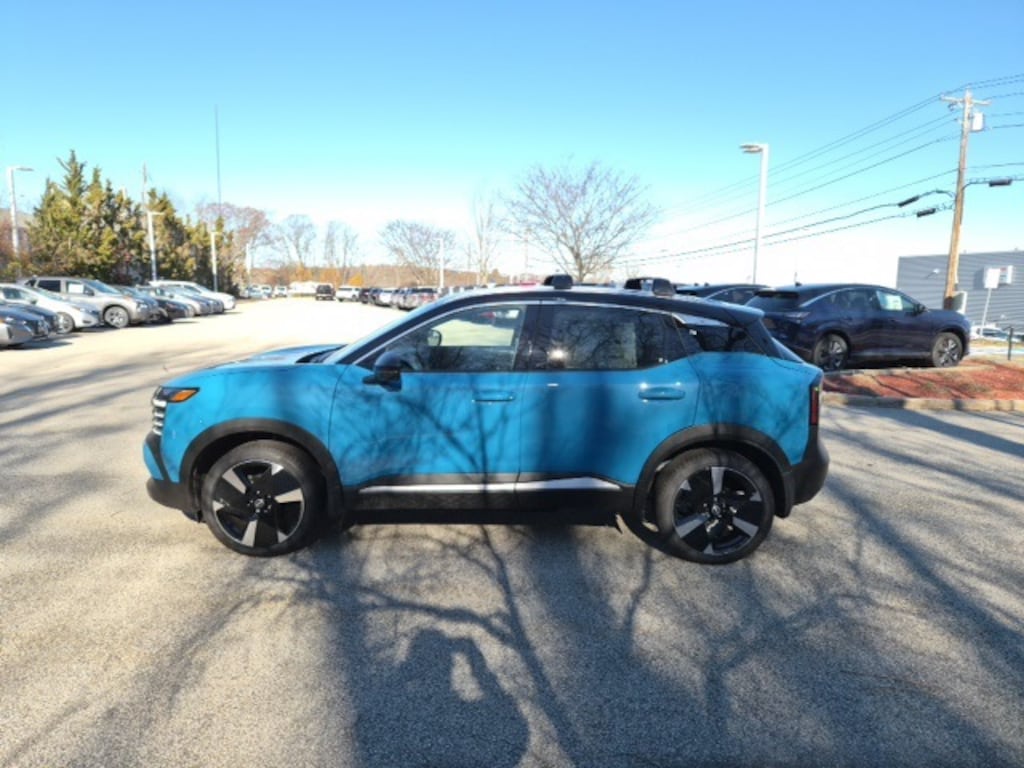 New 2026 Nissan Kicks SR SUV