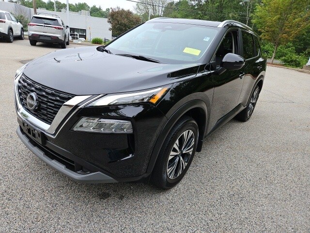 2022 Nissan Rogue SV photo 4