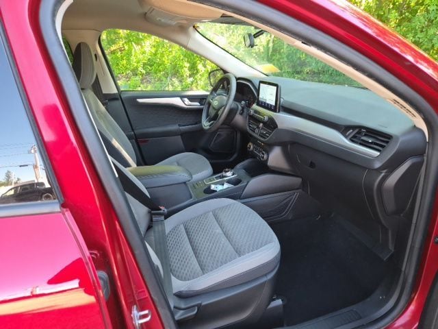 2025 Ford Escape ST-Line Select - Photo 11