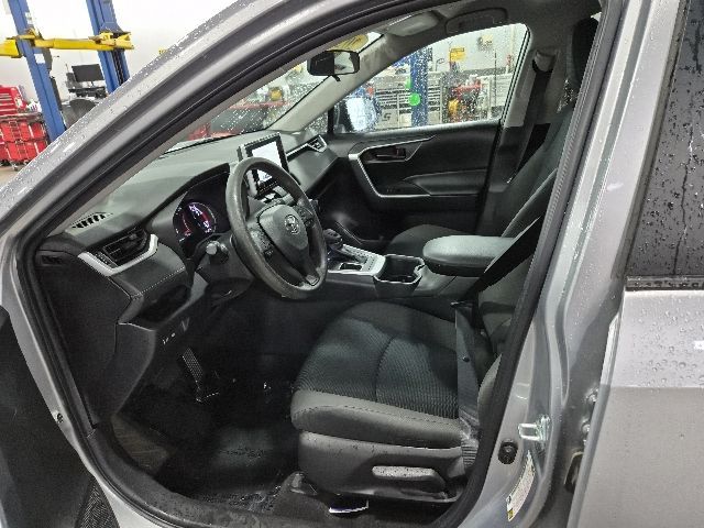 2023 Toyota RAV4 LE - Photo 16
