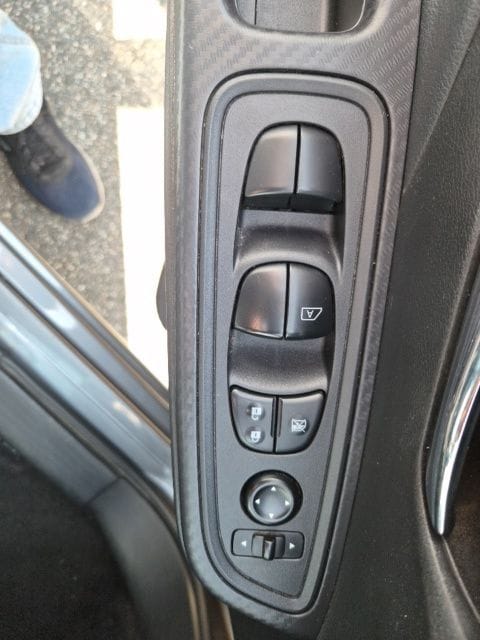 2024 Nissan Versa Sedan SV - Photo 15