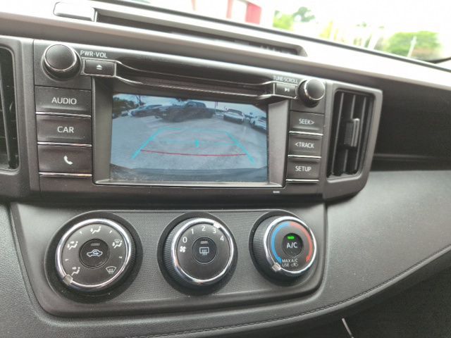 2017 Toyota RAV4 LE - Photo 23
