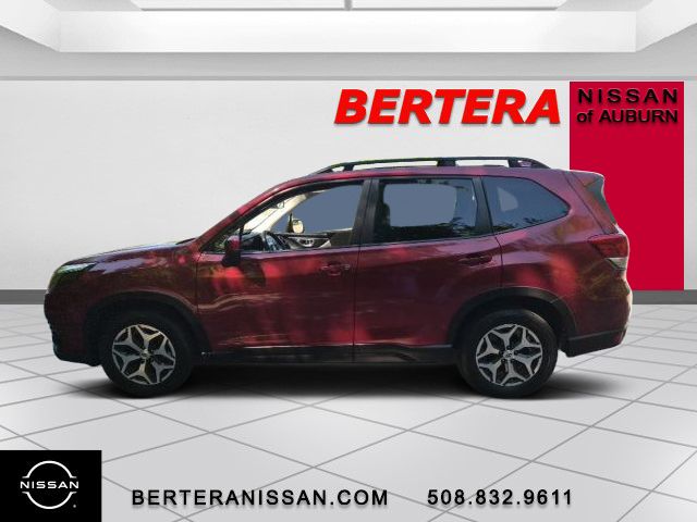 2022 Subaru Forester Premium's photo
