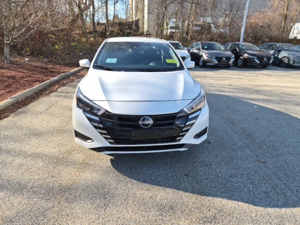 New 2025 Nissan Versa 1.6 SV Sedan