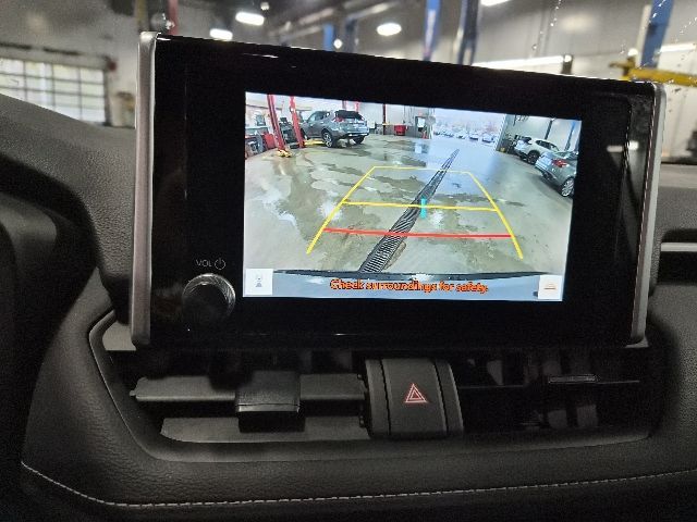 2023 Toyota RAV4 LE - Photo 25