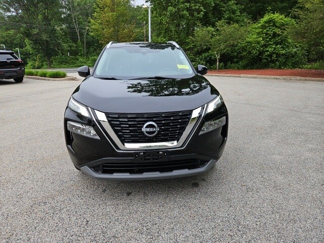 2022 Nissan Rogue SV photo 3