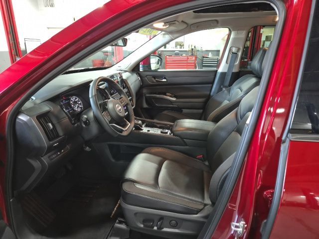 2024 Nissan Pathfinder SL - Photo 25