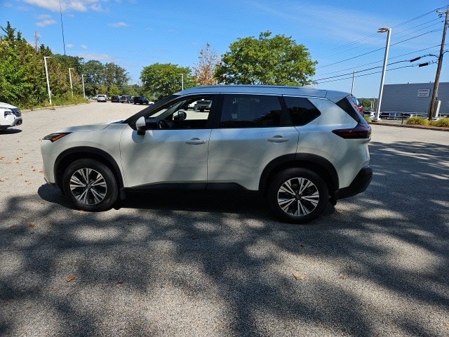 2023 Nissan Rogue SV's photo