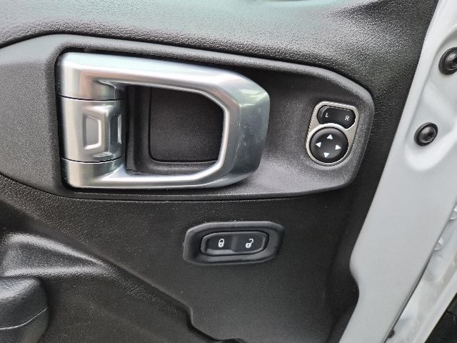 2025 Jeep Wrangler 4-Door Rubicon - Photo 17