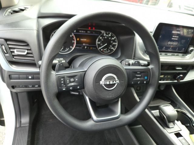 2024 Nissan Rogue SV - Photo 17
