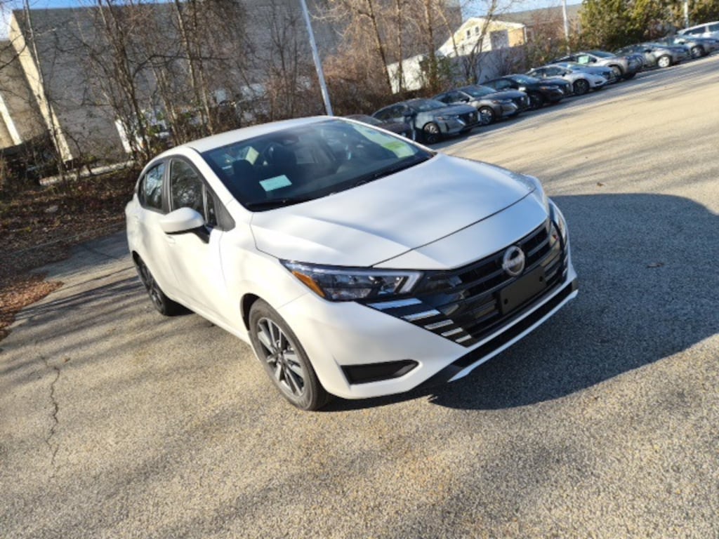 New 2025 Nissan Versa 1.6 SV Sedan