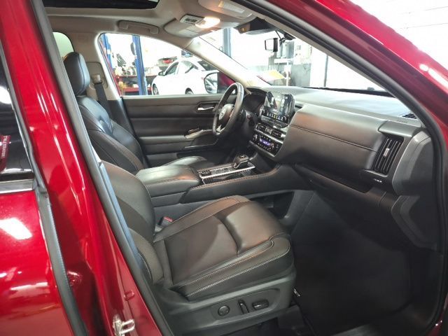 2024 Nissan Pathfinder SL - Photo 15