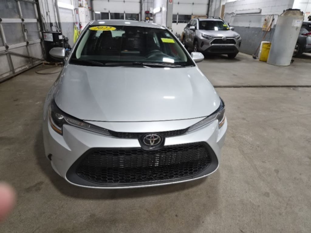 Used 2022 Toyota Corolla LE Sedan