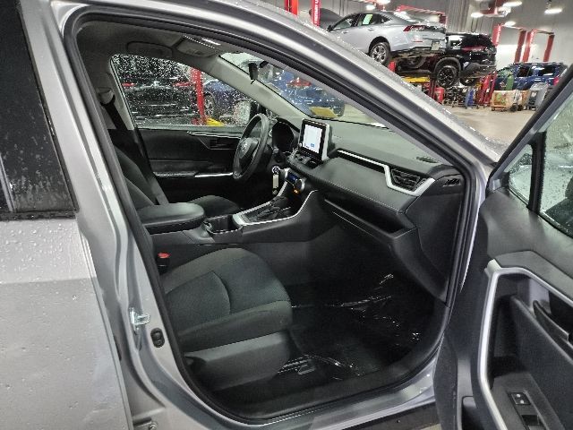 2023 Toyota RAV4 LE - Photo 12