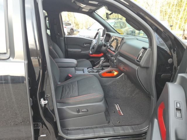 2025 Nissan Frontier PRO-4X - Photo 13