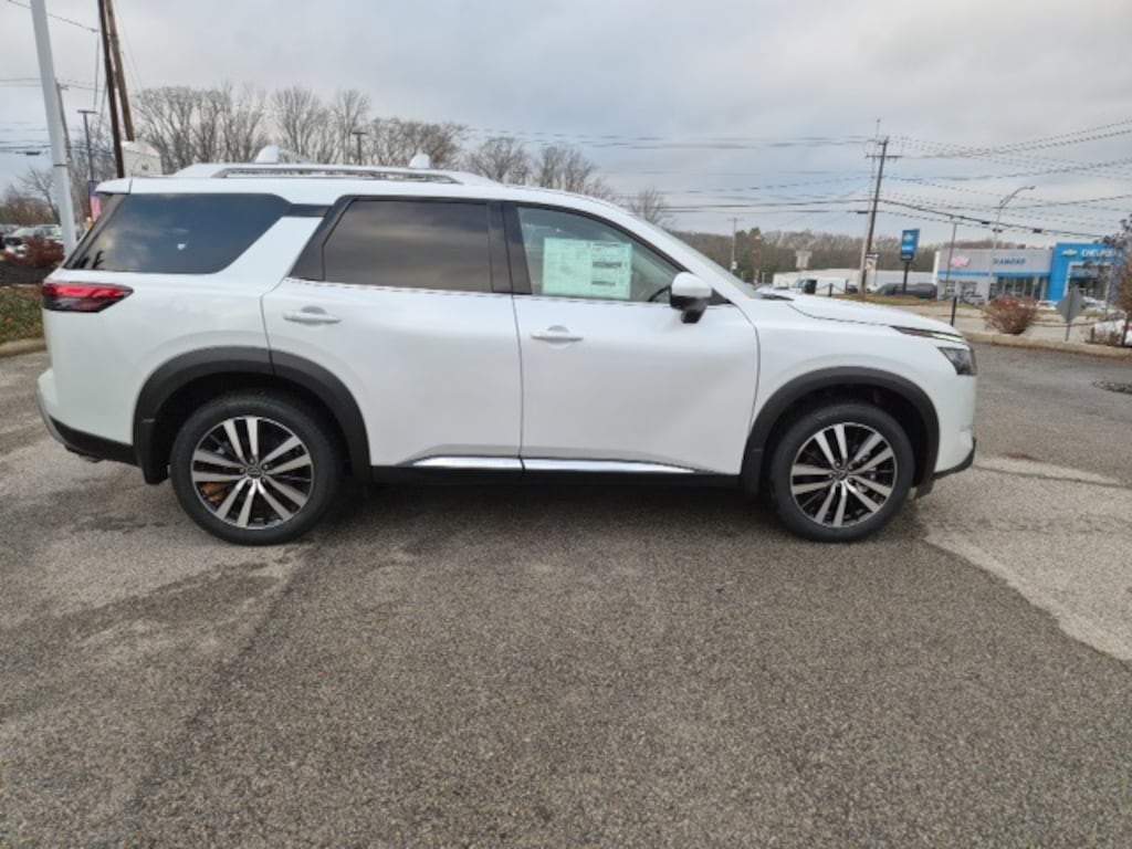 New 2025 Nissan Pathfinder Platinum SUV