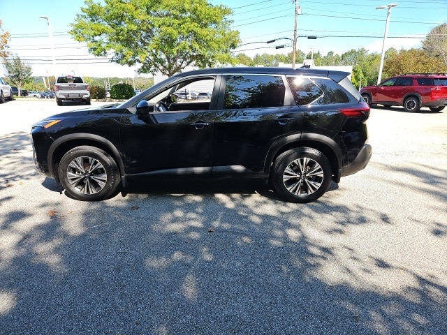 2023 Nissan Rogue SV's photo