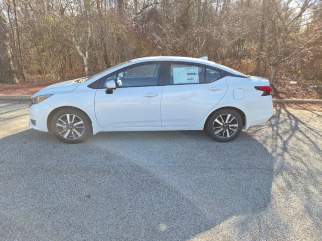 New 2025 Nissan Versa 1.6 SV Sedan