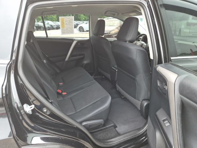 2017 Toyota RAV4 LE - Photo 12